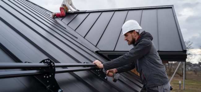 medium-shot-men-working-roof-together medium-shot-men-working-roof-together